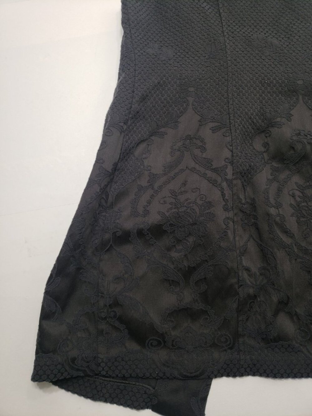 Peter Nygard Womens Size 16 Black Long Vest Textured Floral Open Front - Picture 11 of 14